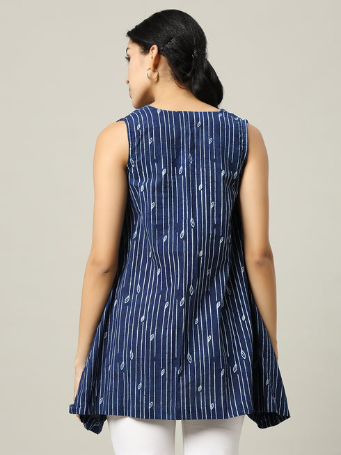 Sleeveless Cotton Indigo Top with Striped Pattern