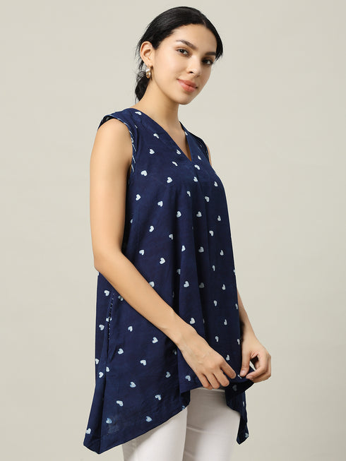 Sleeveless Cotton Indigo Top with Tiny Hearts