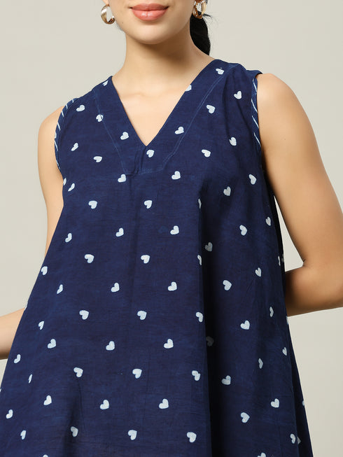 Sleeveless Cotton Indigo Top with Tiny Hearts