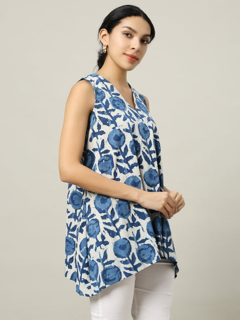 Sleeveless Cotton Indigo Top with Floral Motif