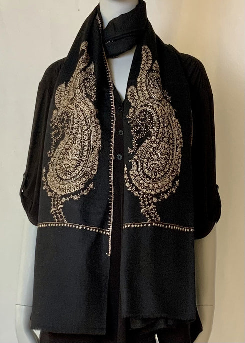 Hand Embroidered Paisley Pala Pattern