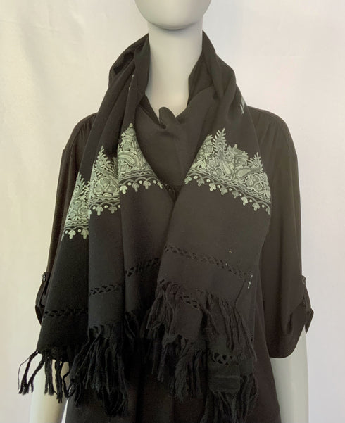 Hand Embroidered Aari Border with Small Motif