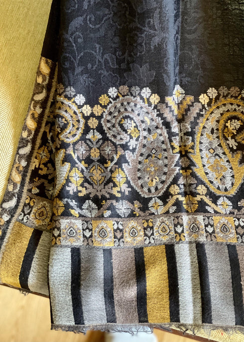 CASHMERE WITH KANI BORDER - BLACK AND YELLOW PAISLEY - makersweave.com