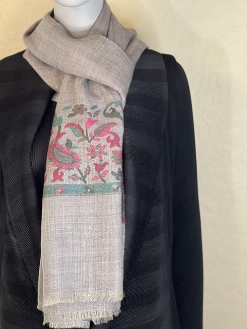 CASHMERE WITH KANI BORDER - GRAY WITH GREEN AND PINK WEAVE - makersweave.com