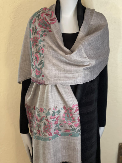 CASHMERE WITH KANI BORDER - GRAY WITH GREEN AND PINK WEAVE - makersweave.com