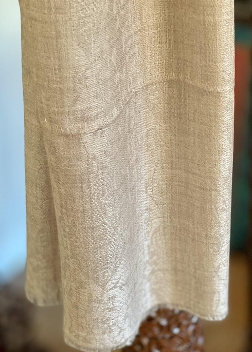 CASHMERE SELF DESIGN - BEIGE AND OFFWHITE PAISELY - makersweave.com